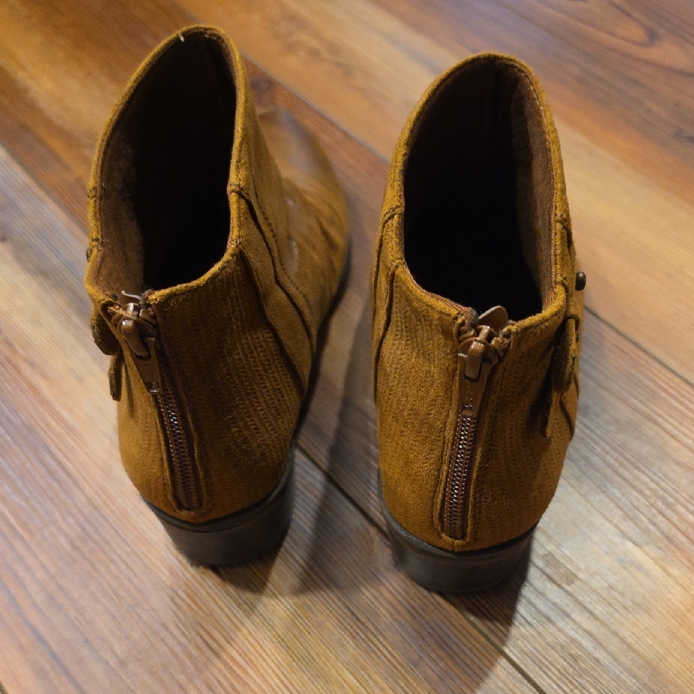 Men's Tan Suede Ankle Boots - Picture 4 of 6